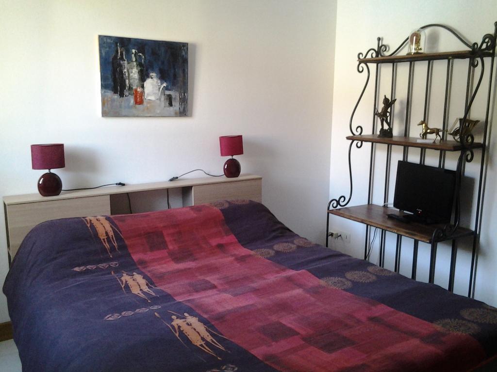 Le Mas De La Musardiere Chambres D Hotes Les Assions Rom bilde